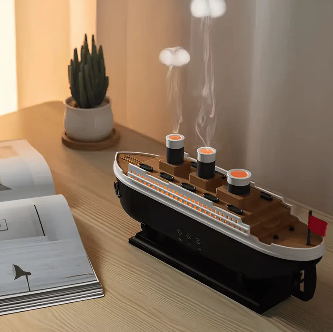 Titanic Humidifier & Aroma Diffuser - LED Lighting